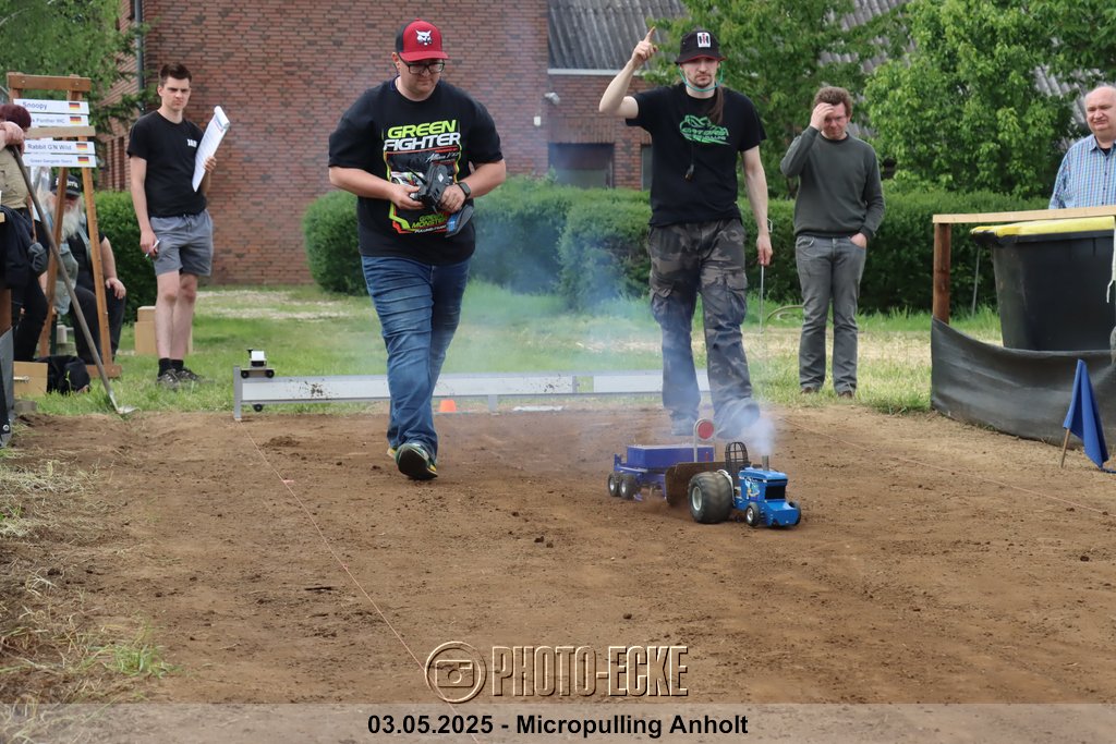 070.jpg